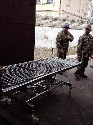 Николаевский военный госпиталь получил от волонтеров многофункциональные кровати, тумбы и матрасы