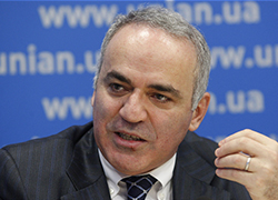 Гарри Каспаров призвал Запад начать поставки оружия в Украину Гарри Каспаров призвал Запад начать поставки оружия в Украину