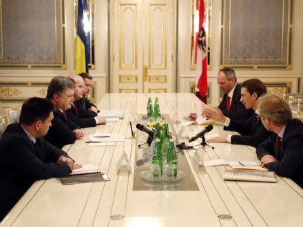 П.Порошенко провел встречу с министром иностранных дел Австрии