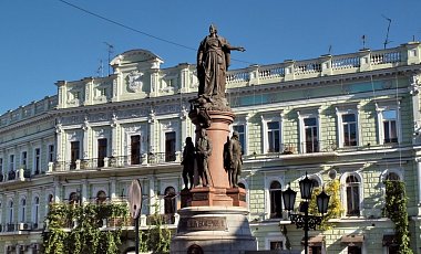 Суд не разрешил демонтировать памятник Екатерине Второй в Одессе