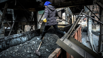 Лещенко: Украина может лишиться угля, если не вернет ДНР пустые вагоны