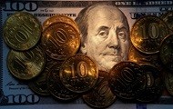 Сильный рубль угрожает российской казне - Bloomberg