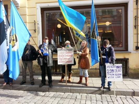 В Таллинне пикетировали посольство России
