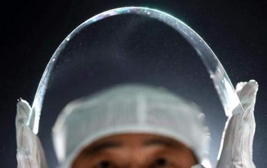 В Китае создали стекло толщиной с ресницу