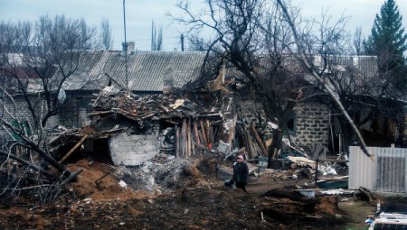 МЧС ДНР: два дома сгорели в Донбассе из-за продолжения обстрелов