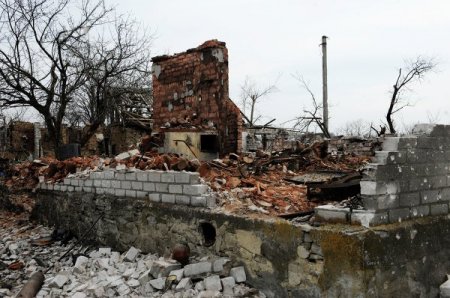Мэрия Донецка: звуки артиллерийских залпов слышны в районе аэропорта