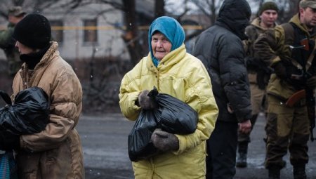 Дейнего назвал фикцией доставку в Донбасс гумпомощи от Украины