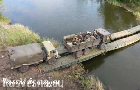 Военный обзор: Обстрелы не прекращаются, украинские войска укрепляют понтонный мост