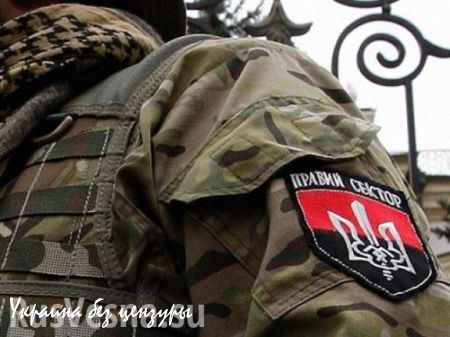 «Правый сектор» развязал на кладбище драку во время панихиды по украинским военным