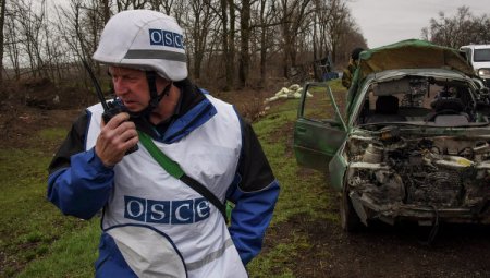 ОБСЕ сообщает о тяжелых вооружениях в "запретной зоне" на Украине