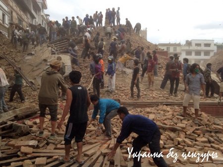 Количество жертв землетрясения в Непале превысило полтысячи