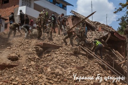 Непал: погибших уже 3700, ожидаются новые землетрясения