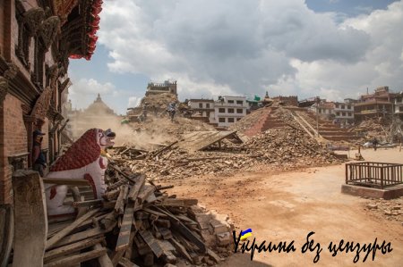 Непал: погибших уже 3700, ожидаются новые землетрясения