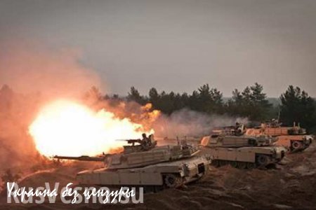 Вся верхушка Эстонии явилась лицезреть как стреляют 3 американских танка