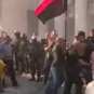 Протестующие у Верховной Рады подожгли покрышки (ФОТО)