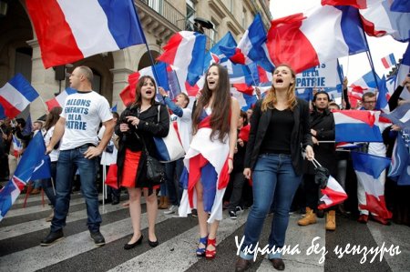 Иракские коммунисты и топлес-протест в Париже. Как мир отмечает 1 мая