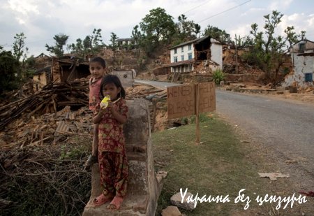 Число погибших в Непале превысило 7 тысяч человек