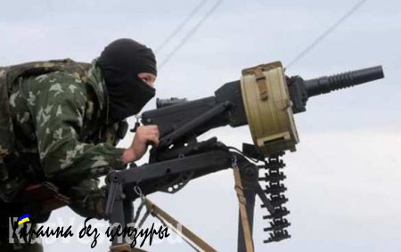 Под Донецком снова идут бои, гремят взрывы и перестрелки
