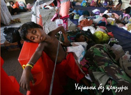 В Индонезии около 100 мигрантов убиты на судне из-за еды