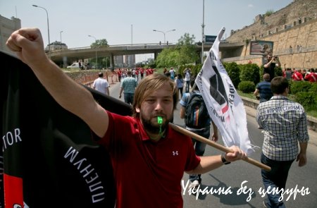 В Македонии тысячи демонстрантов требуют отставки правительства