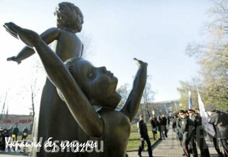 Украинские националисты собираются уничтожить все памятники советского прошлого