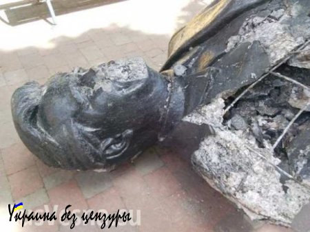 В Харькове вандалы уничтожили еще три памятника (ФОТО)