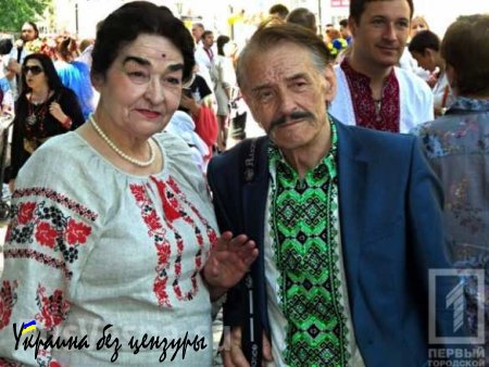 Украинский политический карнавал: Саакашвили надел вышиванку ради «единой Украины» и вышел на марш в Одессе (ФОТО)