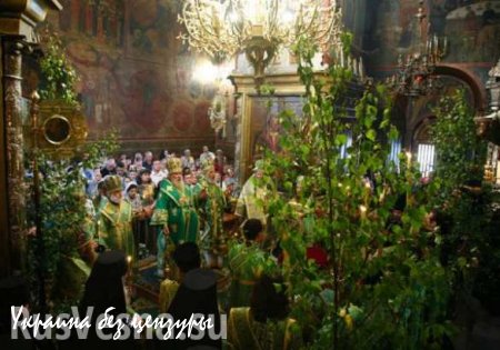 Службы в День Святой Троицы пройдут во всех храмах ЛНР, в том числе и на линии соприкосновения