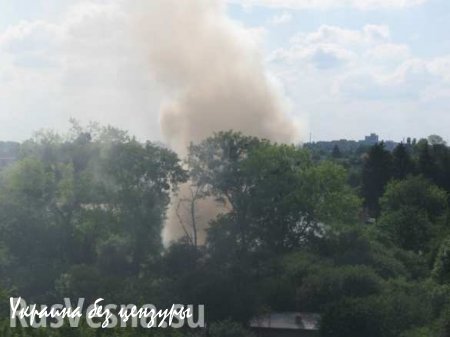 В Хмельницком испугались горящих военных складов: бойцы жгли резину и «задымили» целый микрорайон (ФОТО)
