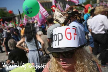 В Мюнхене многотысячная толпа протестует против саммита G7 (ФОТО)