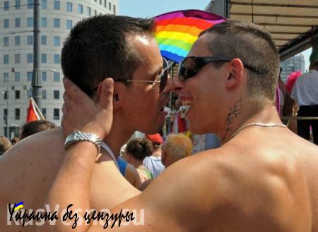 Порошенко решил не принимать участие в гей-параде