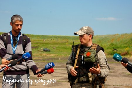 Зачем одесские спецназовцы обучали журналистов обращению с оружием? (ФОТО)