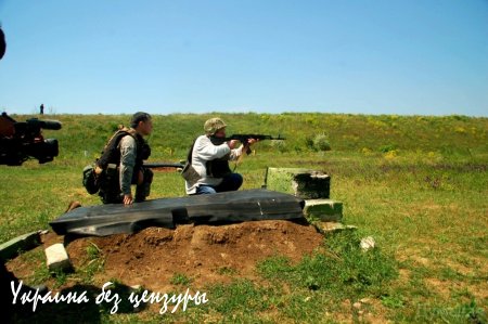 Зачем одесские спецназовцы обучали журналистов обращению с оружием? (ФОТО)