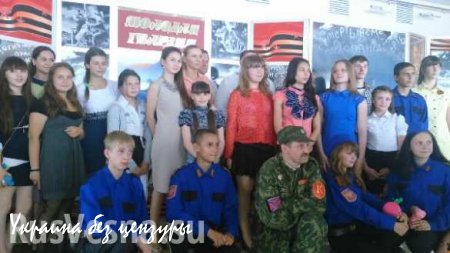 В Краснодоне прошла акция «Письмо за линию фронта»