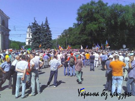 В Кишиневе более 10 тысяч митинговали за отставку правительства