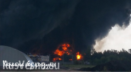 Видео пожара на нефтебазе под Киевом, снятое беспилотником (ВИДЕО)