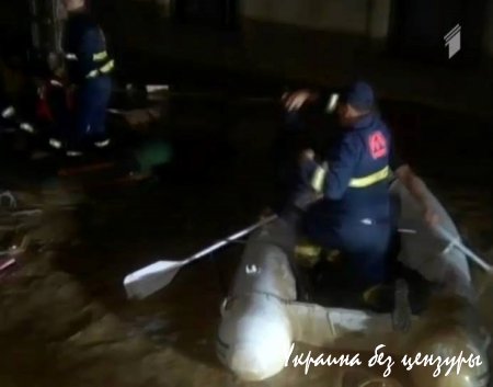 В Тбилиси сильный ливень вызвал наводнение