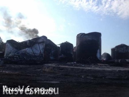 В Киевской области, под Васильковом продолжает гореть один резервуар с бензином