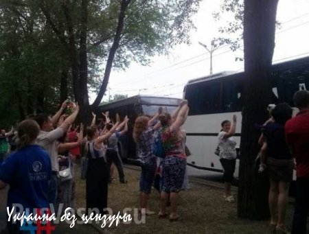 Пятьсот детей из ДНР выехали на оздоровление в Крым (ФОТО)