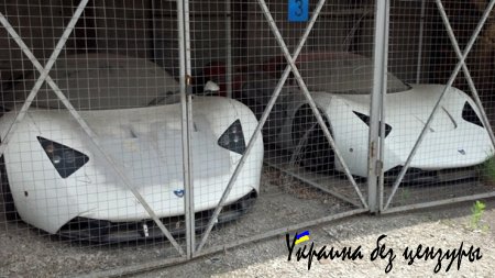 В России блогеры обнаружили ничейное "захоронение" суперкаров Marussia