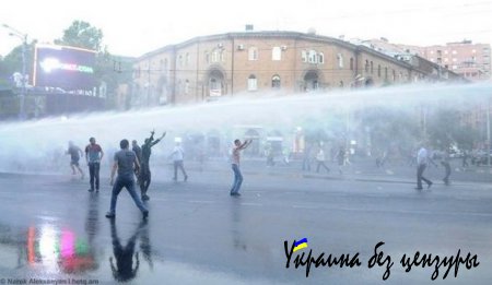 Как разогнали протест в Ереване: фоторепортаж