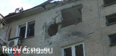 Украинские войска обстреляли поселок Октябрьский в Донецке