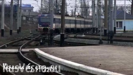 Неизвестные подорвали электровоз на ж/д перегоне в Свердловском районе ЛНР