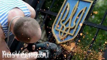 Глава ЛНР распорядился закрасить всю жёлто-блакитную украинскую символику на территории Республики