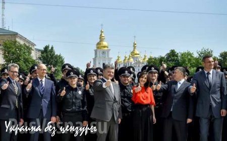 Яценюк: новая полиция будет иметь уважение граждан Украины за красивую форму и красивые глаза (ФОТО)