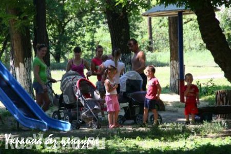 «Ночные волки» восстановили парк в центре Луганска (ФОТО)