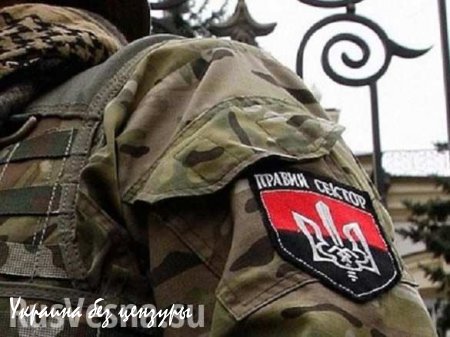 На выезде из Киева боевики «Правого сектора» создали и укрепляют блокпост