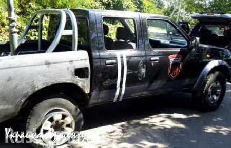 Под Мукачево с дороги до сих пор не убрали тело погибшего и расстрелянные машины (ФОТО)