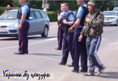 Милиционеры опровергли ложь МВД: вооруженные люди в гражданском в Мукачево — не их сотрудники