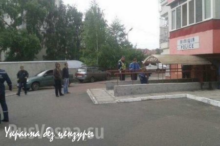 Во Львове возле райотделов милиции прогремели два взрыва, ранены 2 правоохранителя (ФОТО+ВИДЕО)